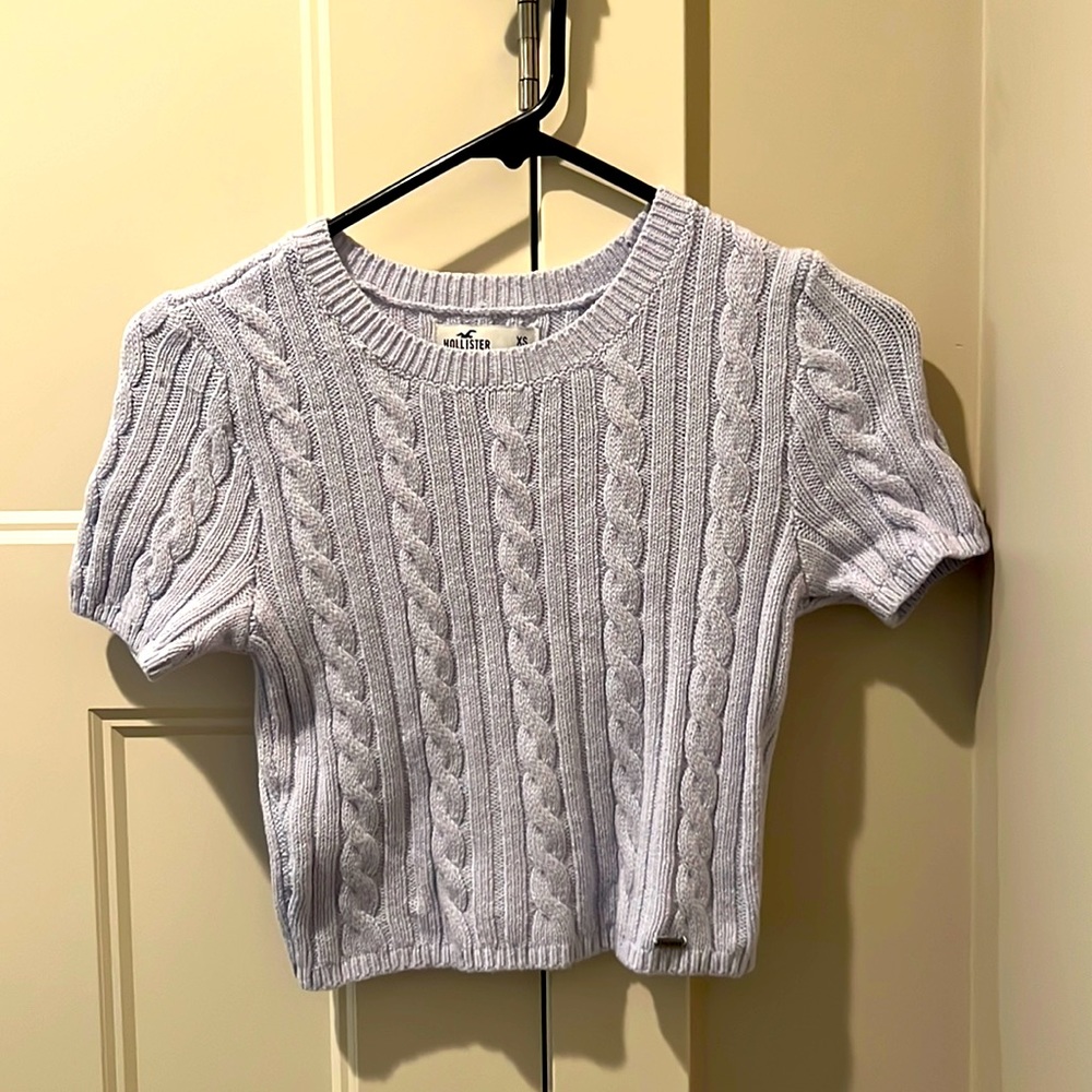 Cropped Hollister baby blue sweater. Ladies XS